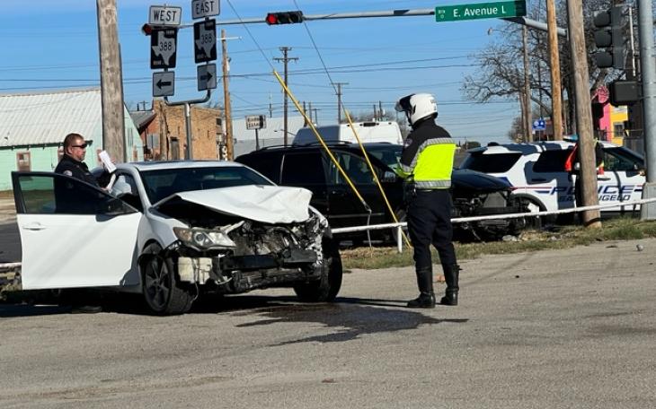 Oaks St. Crash (LIVE! Photo/Matt Trammell)