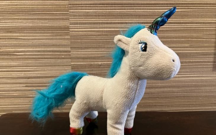 Stuffed Unicorn (LIVE! Photo/Yantis Green)