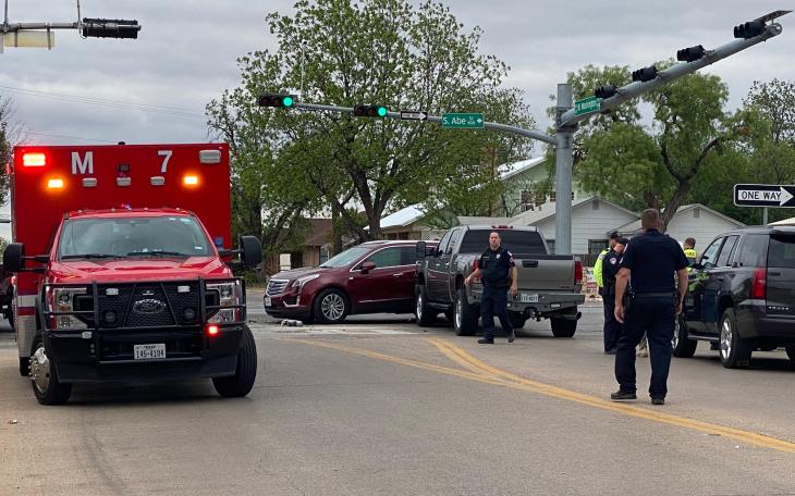 3 Vehicle Crash Abe &amp; Washington (LIVE! Photo/James Bouligny)