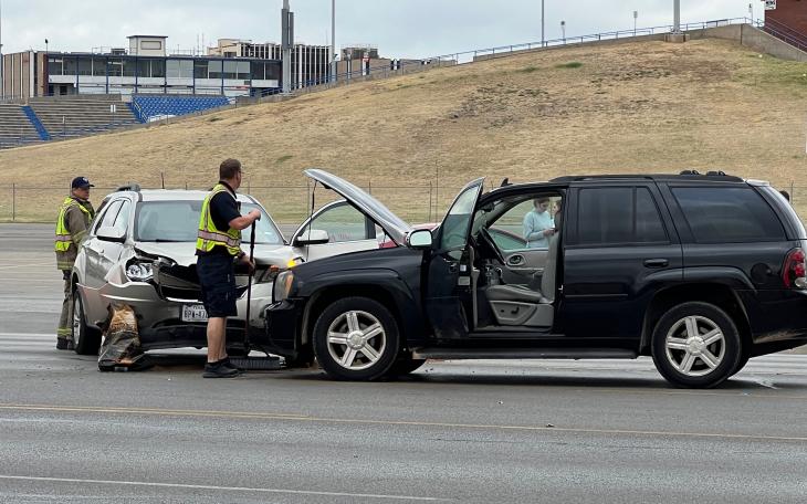 2 Vehicle Crash at Bobcat Stadium (LIVE! Photo/Manny Diaz)