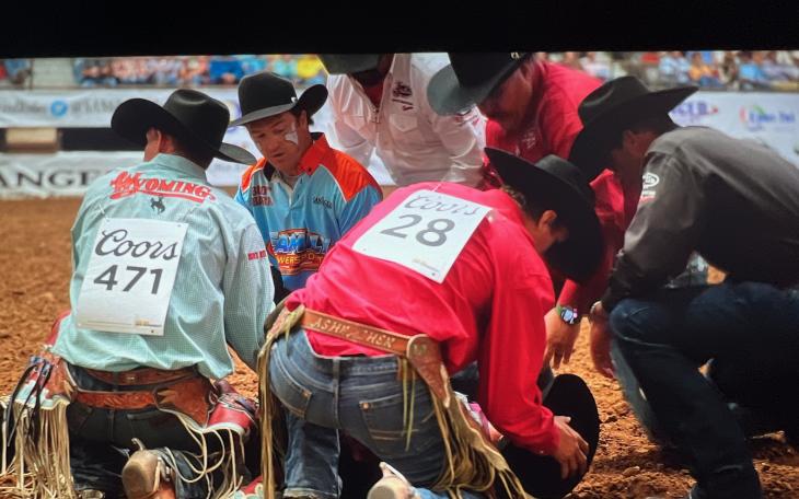 Lucas Masca Kicked in the Face at 2022 San Angelo Rodeo (LIVE! Photo/Matt Trammell)