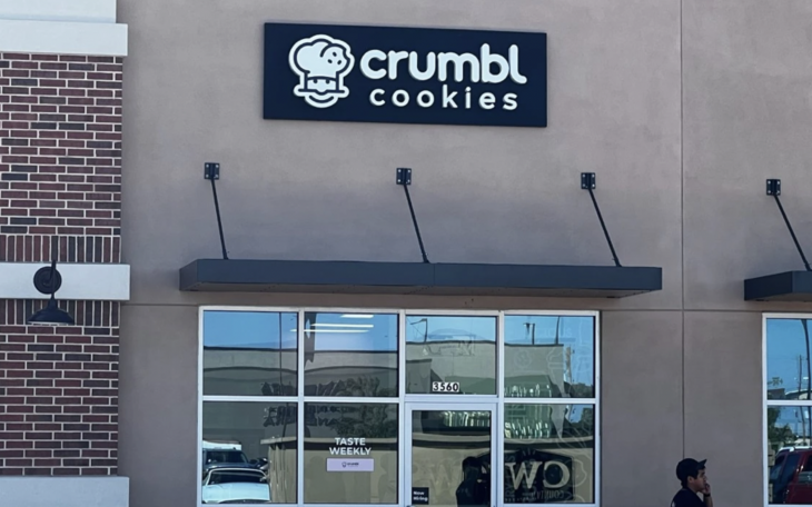 Crumbl Cookie