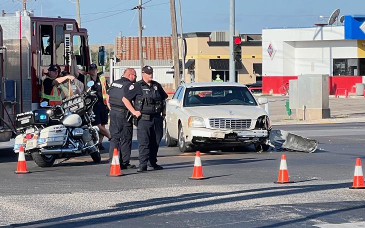 Caddy vs Buick Crash 9.6.22 Bryant 29th (LIVE! Photo/Matt Trammell)
