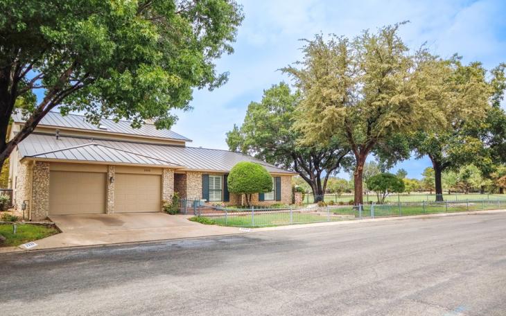 SAN ANGELO, TX — Enjoy gorgeous views of the golf course in an easy-to-care-for custom home. 