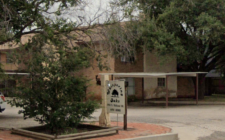 Whispering Oakes Apartment Complex in Midland