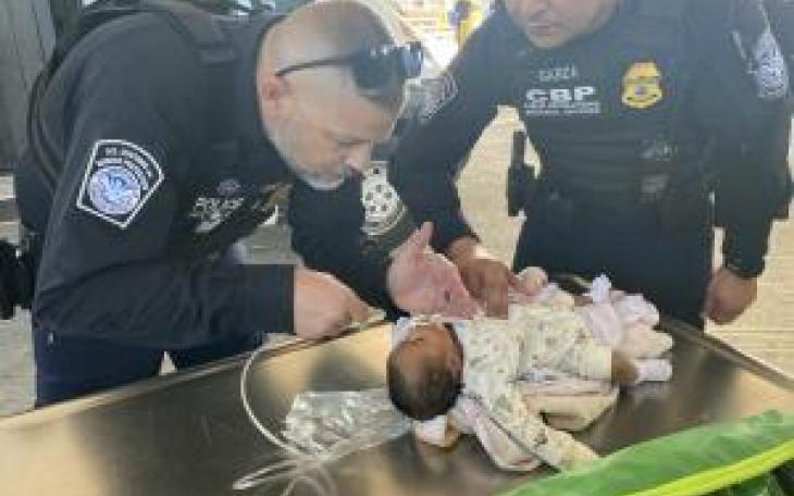 Border Patrol Agents Save Unresponsive Infant (Courtesy/CBP)