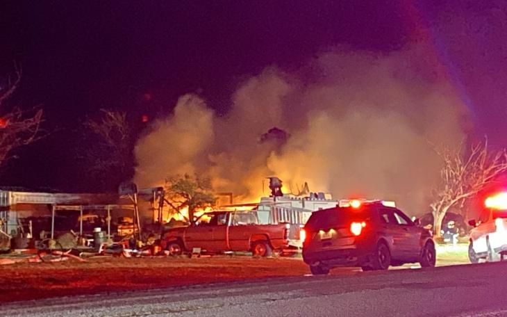 Fire Destroys Susan Peak Mobile Home 1.24.23 (LIVE! Photo/James Bouligny)