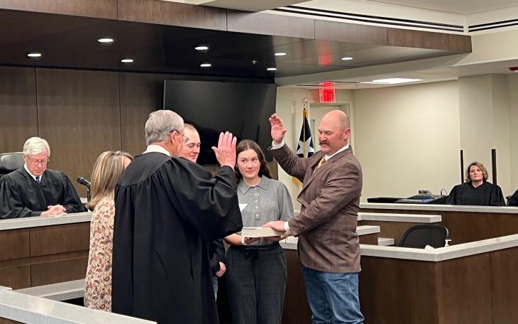Shawn Nanny Takes the Oath of Office for TGC Commissioner Pct4 (LIVE! Photo/Yantis Green)