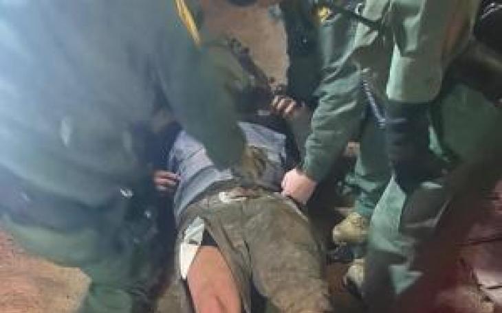 Border Patrol Treats Lost Migrants (Courtesy/CBP)