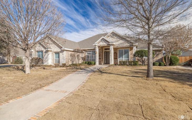 Price reduced on large 4/3.5 in Bentwood