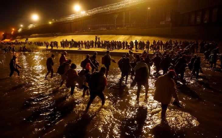 Illegal Immigrants Flood El Paso 5.7.23 (Courtesy/CNN)