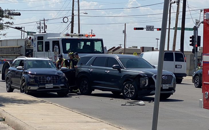 Crash on Ave N and Sherwood Wy