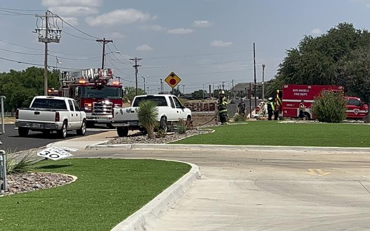Crash at WTRC Gas Meter on University (LIVE! photo/Matt Trammell)