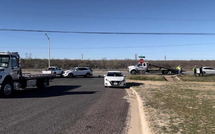 Beaty Rd. Knickerbocker DWI Crash (LIVE! Photo Lucas Banda)