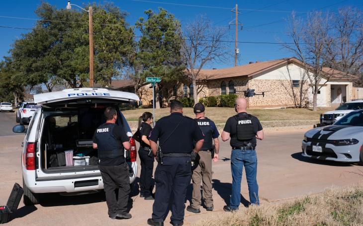 Police Search for Fugitive (LIVE! Photo Lucas Banda)