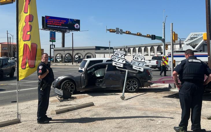  The driver of a gray Chrysler 300 did not yield the right-of-way to oncoming traffic and ended up being rushed to the hospital following a major crash on S. Bryant Blvd just before noontime today.