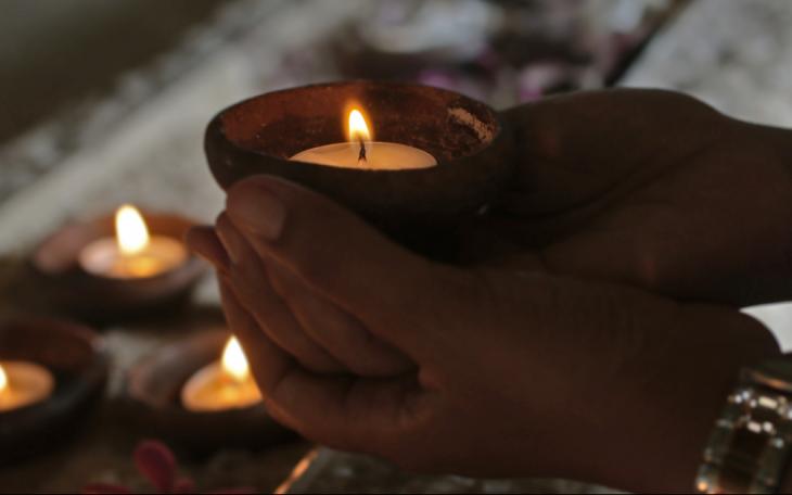 Holy Saturday Candles Courtesy Christianity.com