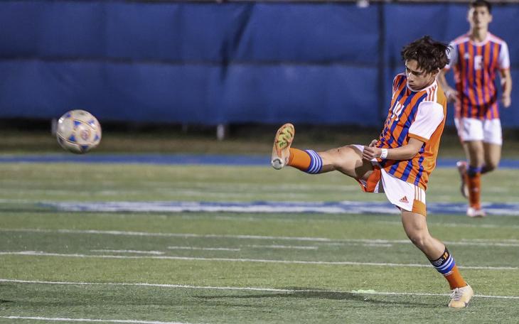 Central Bobcats Gabriel Quiros