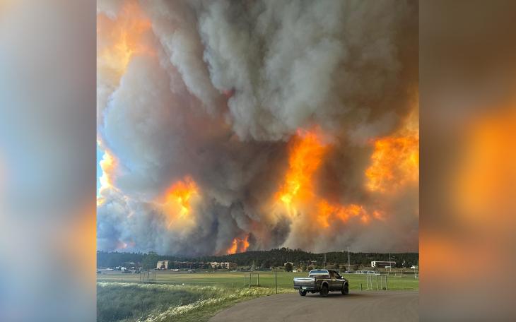 A wall of flames threatens Ruidoso, New Mexico, prompting the evacuation of the popular vacation spot for many from San Angelo.