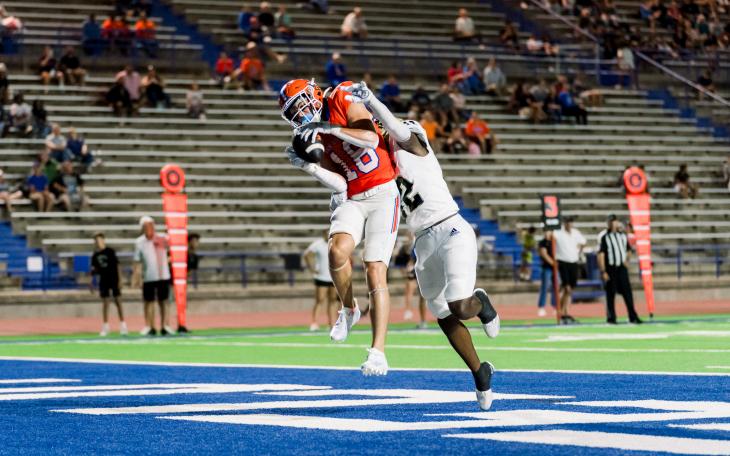 Central's Jimmy Edwards makes a difficult touchdown catch against Abilene High on Friday, Aug. 30, 2024, at San Angelo Stadium.