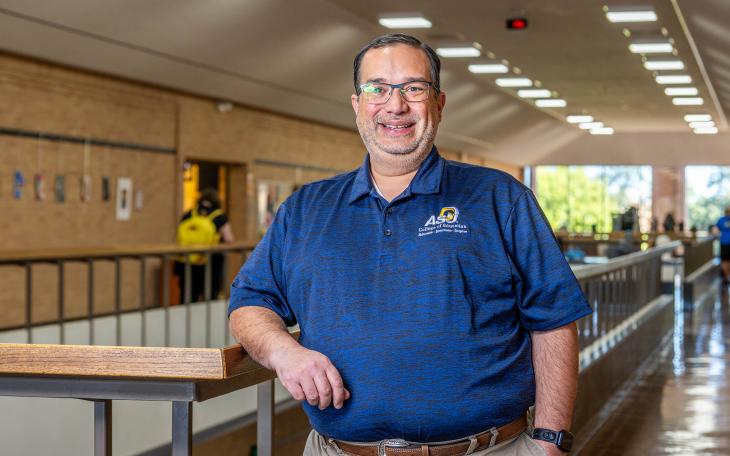 Dr. Carlos Flores Jr