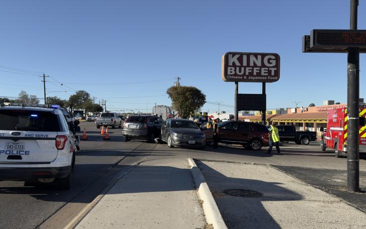Crash on Knickerbocker Involves Three Vehicles