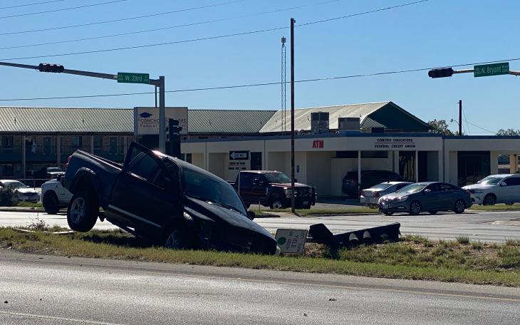 Police: Driver Disregards Red Light, Takes Out Traffic Light in Crash