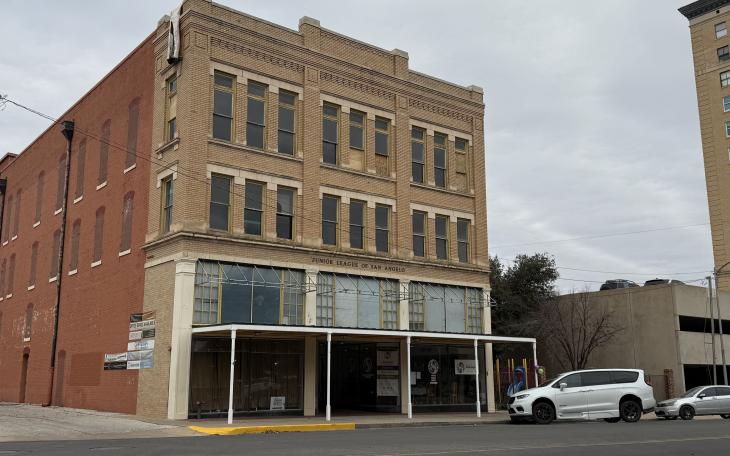 The Bearded Barista, a veteran-owned coffee shop, officially opened its second location on Monday, Jan. 20, at 12 E. Twohig Ave., near the iconic Cactus Hotel.