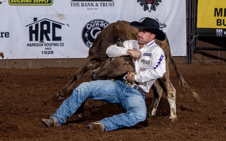 Oregon's Jesse Brown took down his steer in 2.9 seconds Wednesday to tie the arena record at the San Angelo Rodeo.