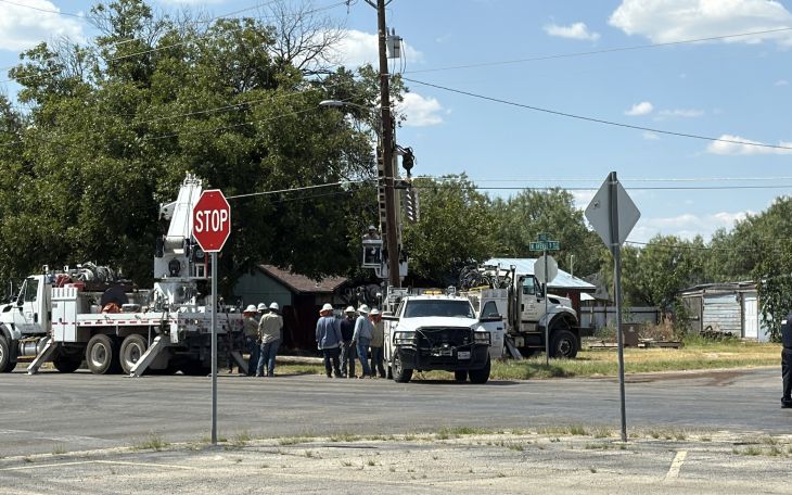 Powers Lines Down on Avenue N