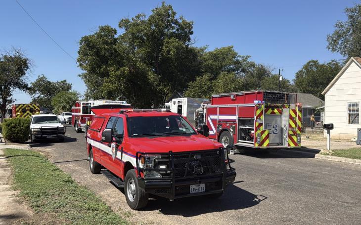 Structure fire at E. 10th and Volney St on Tuesday, September 30.