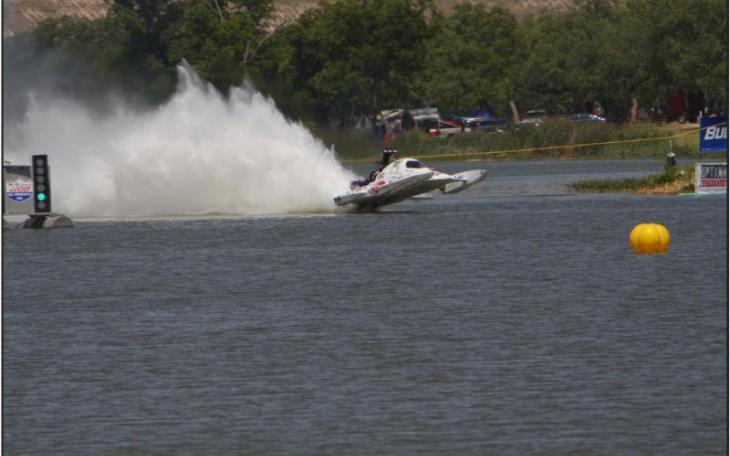 A drag boat takes off (Contributed Photo/San Angelo Chamber of Commerce)
