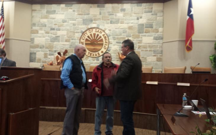 Rodney Fleming speaks with concerned Valleyview residence