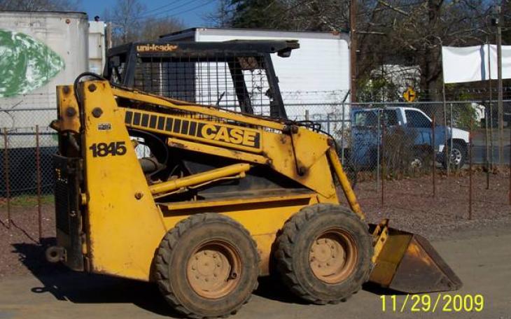 The SAPD is seeking the public's assistance in finding a suspect involved in a theft. (Photo courtesy of SAPD)