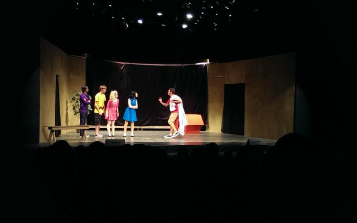 Linus (Ben Settle) tells the rest of the Peanuts gang why he loves his blanket so much at Angelo Civic Theatre. (LIVE! Photo by Chelsea Schmid)