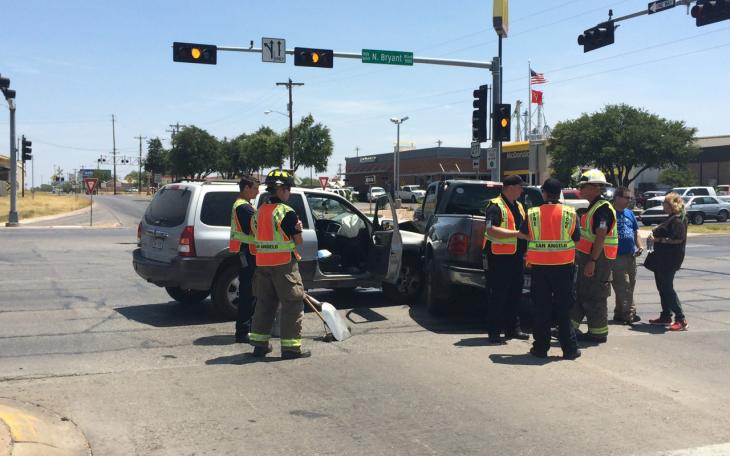 Two vehicle crash at Bryant Blvd. and 6th Street on August 2, 2014. (LIVE! Photo/John Basquez)