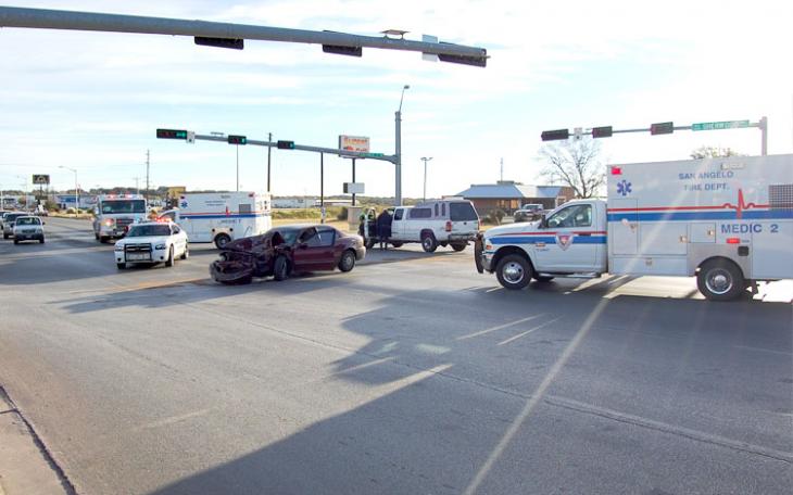 Accident on Sherwood Way and Sunset (LIVE!! photos by John Basquez