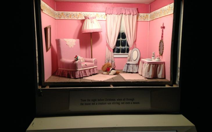 The first shadowbox: "'Twas the night before Christmas..." (LIVE! Photo/Joe Hyde)