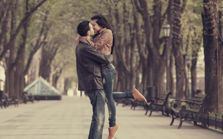 Dating in the city (massonforstock)