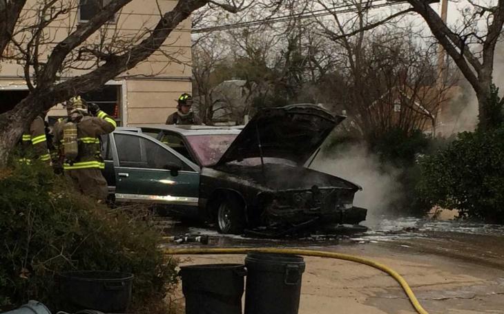 Fire at 600 block of Preusser Street on Dec. 27, 2014. (LIVE! Photo/John Basquez)