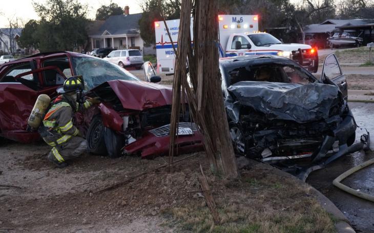 The second crash at Harris and Emerson. (LIVE! Photo/Joe Hyde)