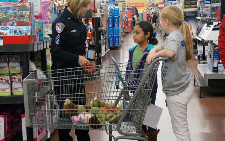 Blue Santa on Dec. 13, 2014. (LIVE! Photo/John Basquez)