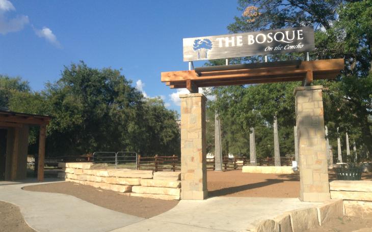 Friday night chase ends in two arrests. (LIVE photo/John Basquez)