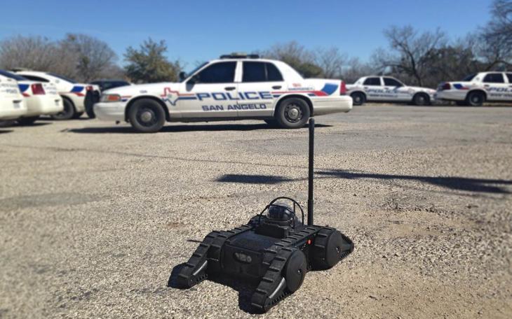David Csont drafts his piece, Block One. (LIVE! Photo/Chelsea Reinhard)