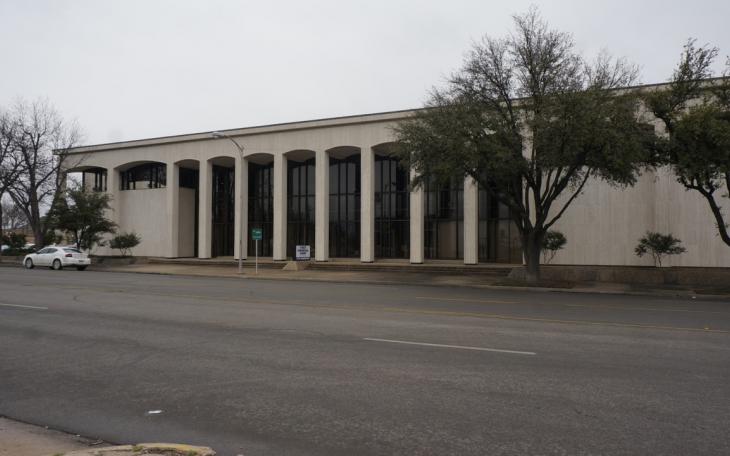 The current home of First Financial Bank, formerly San Angelo National Bank, at 301 W. Beauregard Ave. (LIVE! Photo/Joe Hyde)