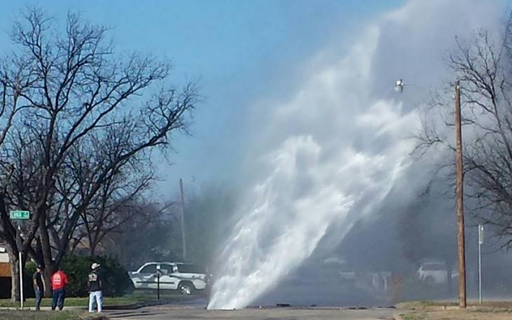 Water line break at Luna and Maryland. (Contributed Photo/Richard Lopez)