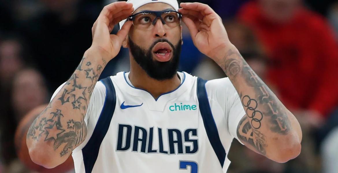The Dallas Mavericks have traded Anthony Davis to the Washington Wizards.